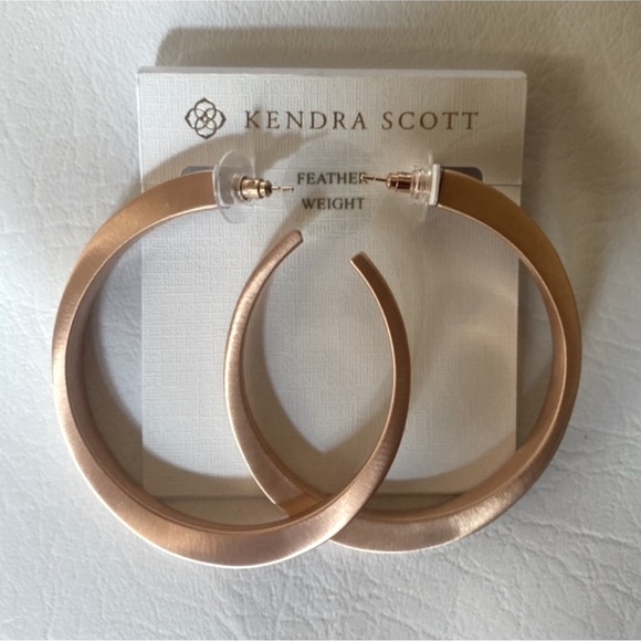 Kendra Scott Jewelry - Kendra Scott Avi hoops.